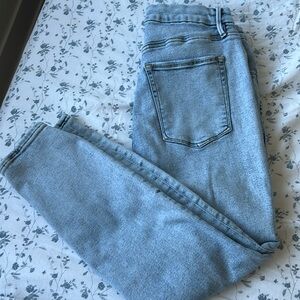 Good American Light Wash Skinny Jeans